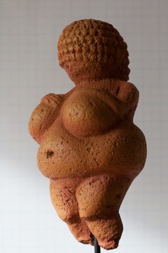 Venus_von_Willendorf,_copy-5